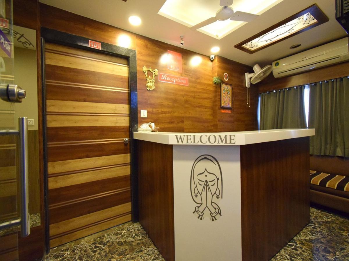 湖之宫酒店 阿穆达巴 外观 照片